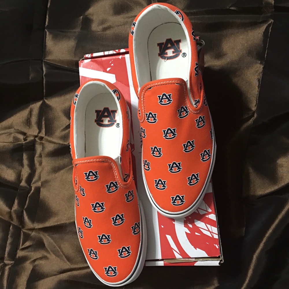 AUBURN UNISEX CANVAS SNEAKERS! SZ. M 8, W 9.5.